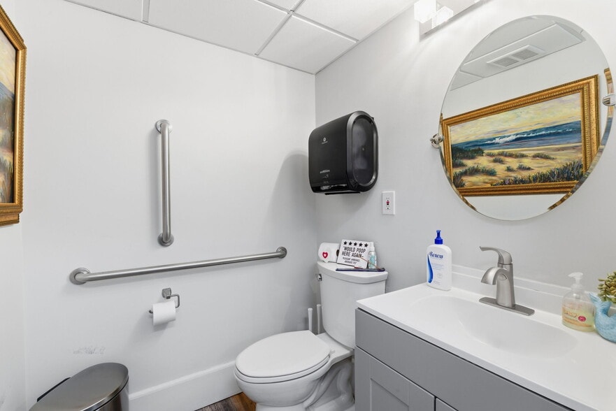 More Photos Of 181 Wind Chime Ct, Raleigh Office For Lease