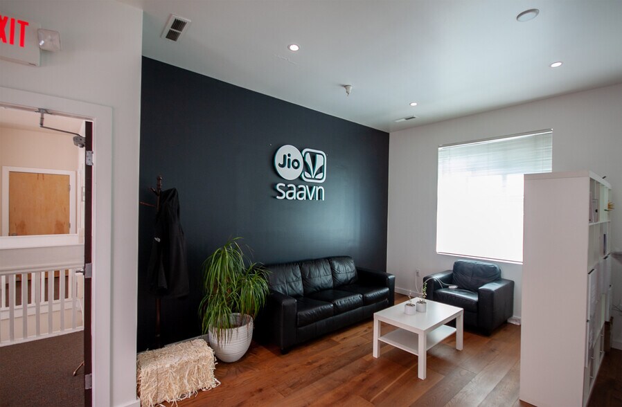 More Photos Of 142-156 Castro St, Mountain View Office For Lease