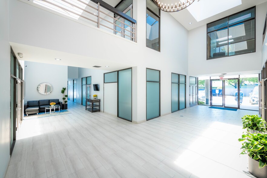 More Photos Of 1710 S Dairy Ashford Rd, Houston Office Residential For Lease