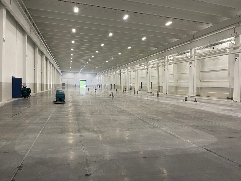 More Photos Of 53 Ayer Rd, Littleton Warehouse For Lease