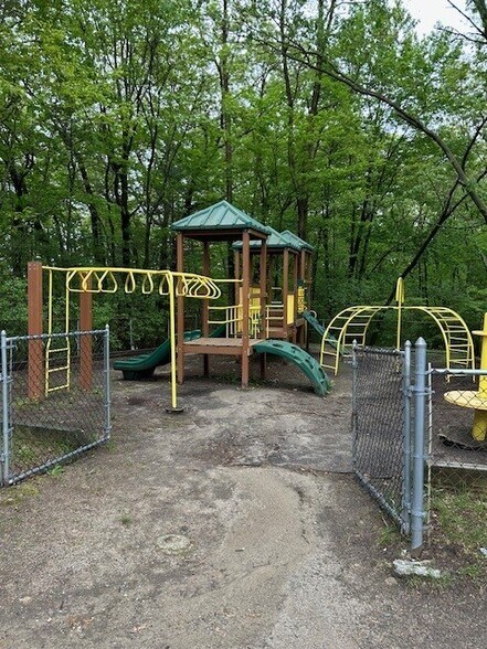 More Photos Of 50 Pamela Rd, Framingham Schools For Lease