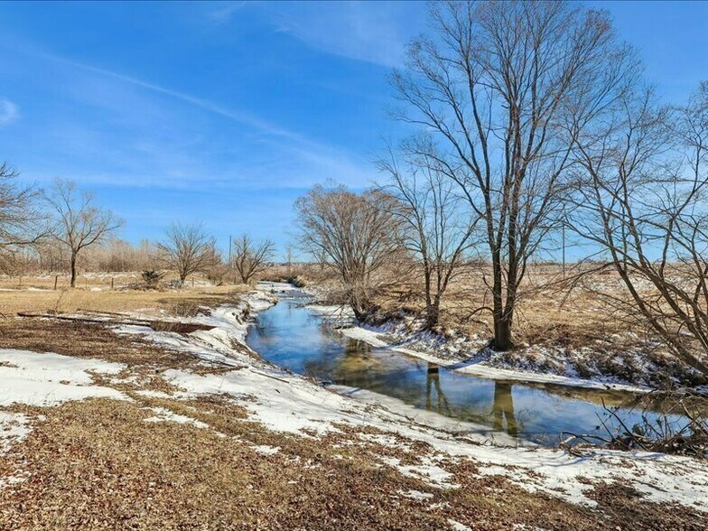 More Photos Of 2005 NE Hubbell Ave, Bondurant Industrial For Sale