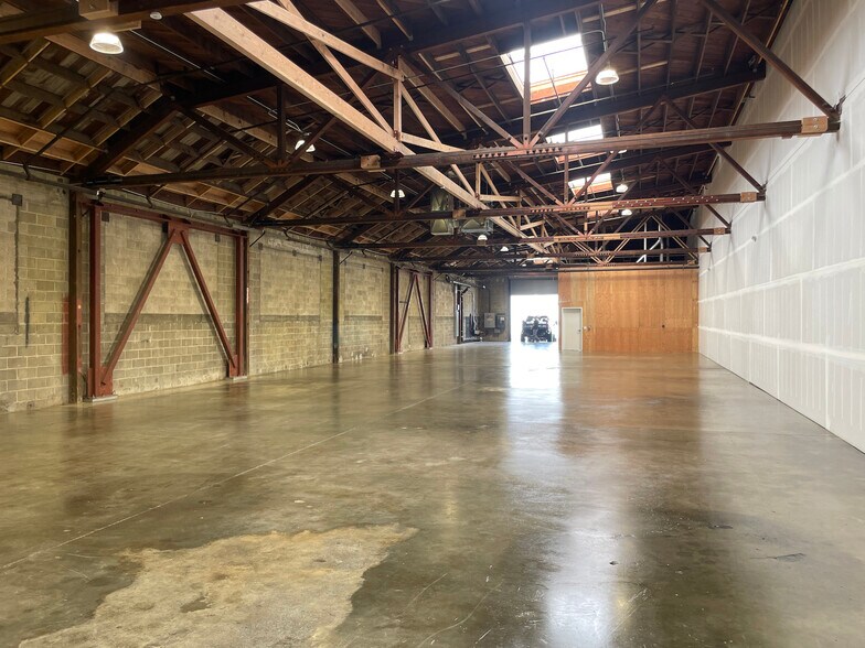More Photos Of 1483 67th St, Emeryville Warehouse For Lease