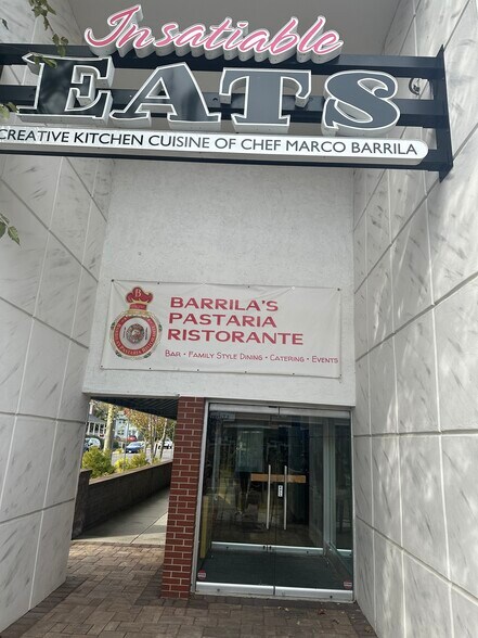 More Photos Of 300 E Main St, Riverhead Restaurant For Lease