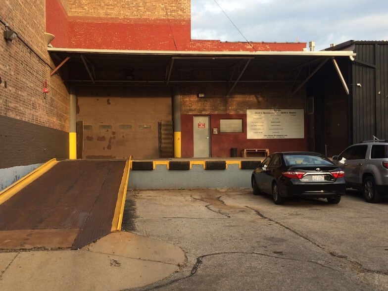 More Photos Of 4222 N Ravenswood Ave, Chicago Manufacturing For Lease