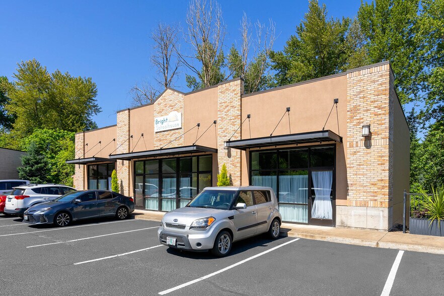 More Photos Of 19066 Willamette Dr, West Linn Freestanding For Lease