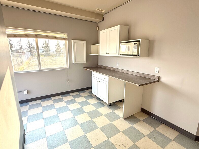 More Photos Of 8 Van Der Horn Way, Red Deer County Industrial For Lease