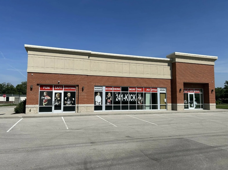 More Photos Of 10990 Allisonville Rd, Fishers Storefront For Lease