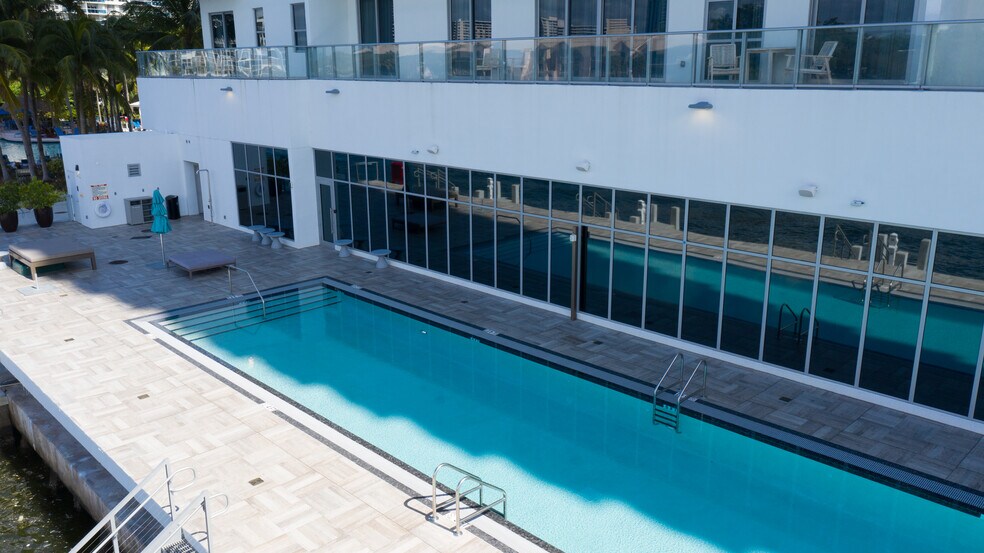 More Photos Of 4010 S Ocean Dr, Hollywood Hotel For Lease