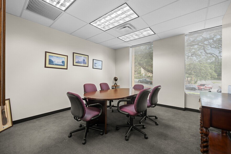 More Photos Of 1411 West Ave, Austin Office For Sale