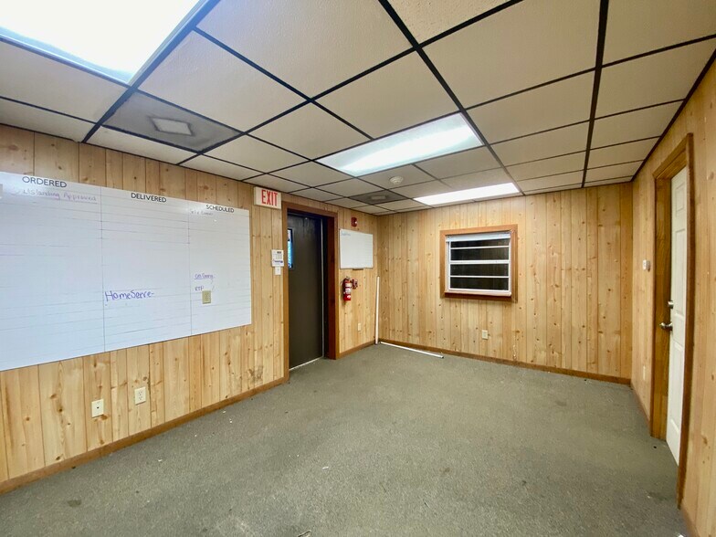 More Photos Of 6556-6560 Westwood Blvd, Beaumont Light Manufacturing For Lease