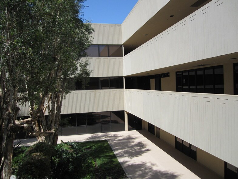 More Photos Of 999 N Tustin Ave, Santa Ana Medical For Sale