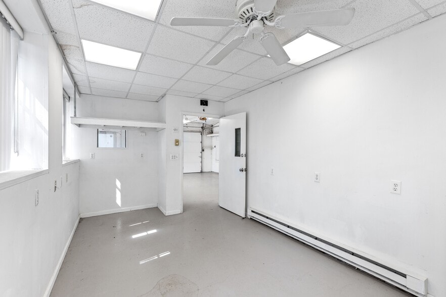 More Photos Of 3 W End, Rochelle Park Office For Lease