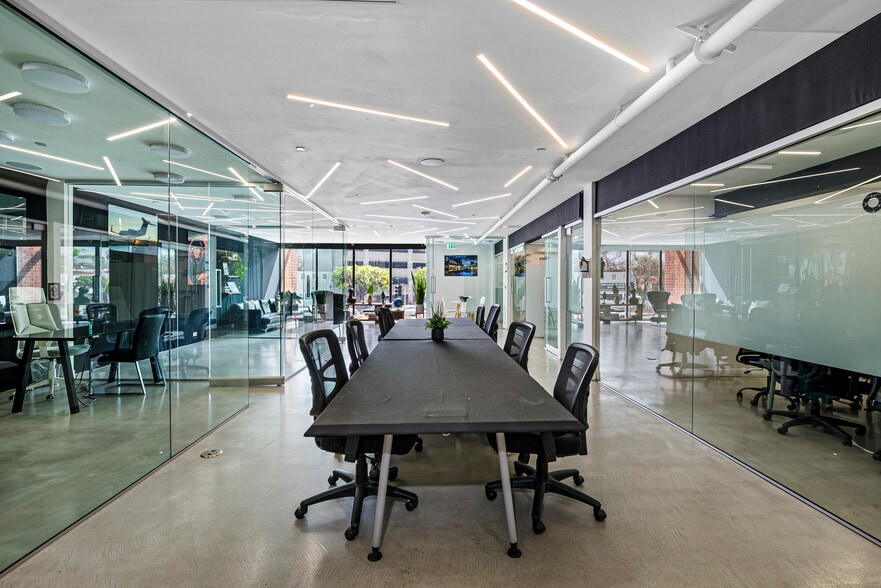 More Photos Of 113 N San Vicente Blvd, Beverly Hills Loft Creative Space For Sale