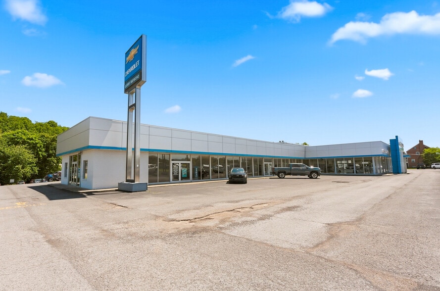 More Photos Of 1229 Country Club Rd, Fairmont Auto Dealership For Sale