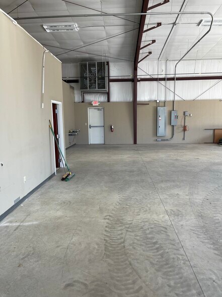 More Photos Of 4950 Stough Rd SW, Concord Flex For Sale