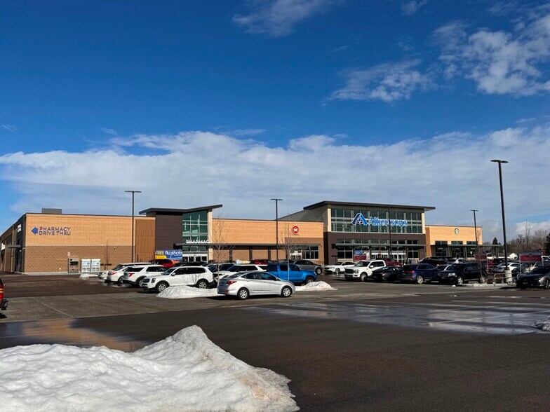 More Photos Of 200 N Highbrook Way, Star Restaurant For Lease