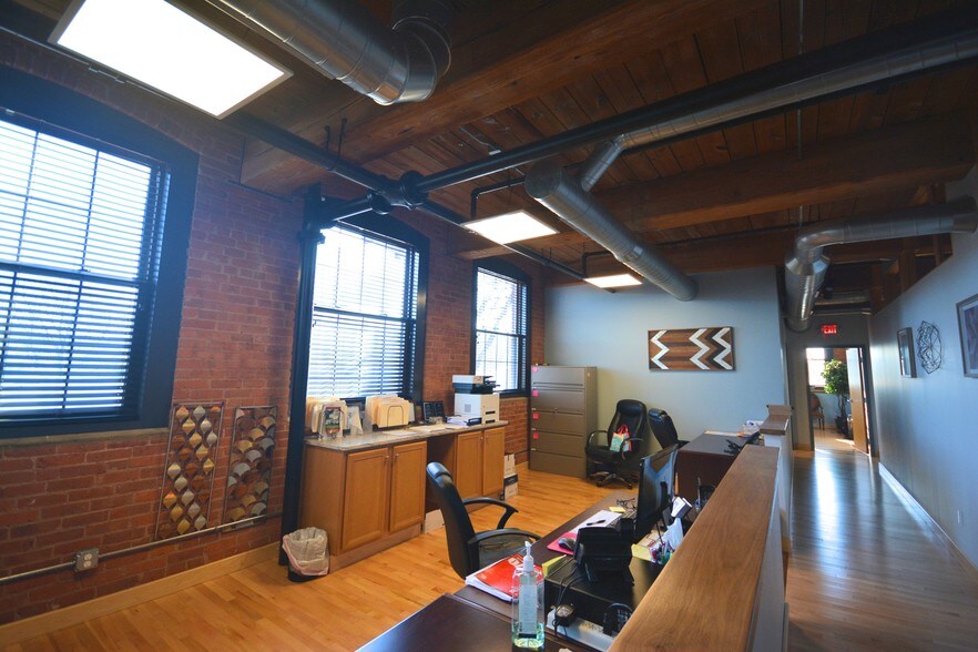 More Photos Of 1 Factory Sq, Southington Industrial For Lease