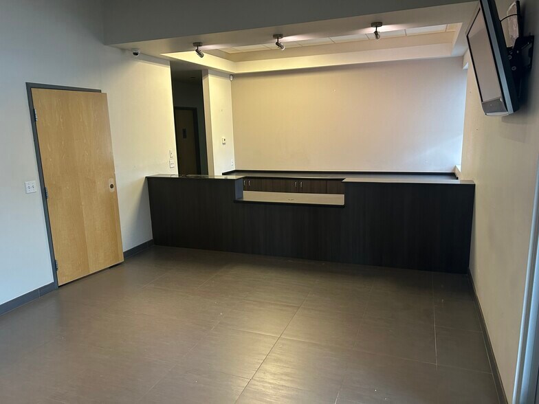 More Photos Of 2631 N Shields Blvd, Oklahoma City Freestanding For Lease