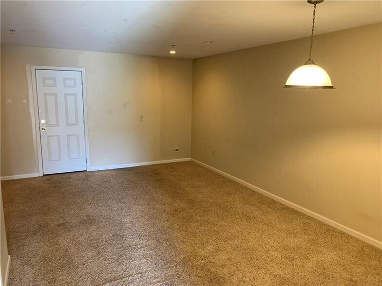 More Photos Of 108-118 E Blake St, Hinton Apartments For Sale