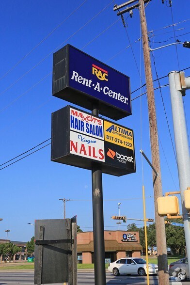 More Photos Of 802-822 W Arkansas Ln, Arlington Unknown For Lease