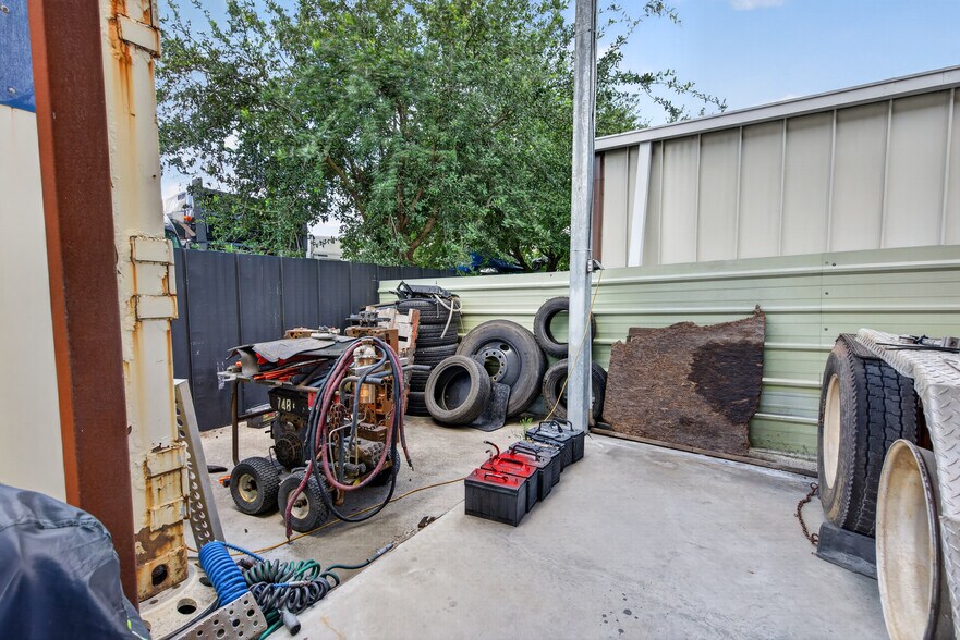 More Photos Of 7521 Parkhurst Dr, Houston Land For Sale