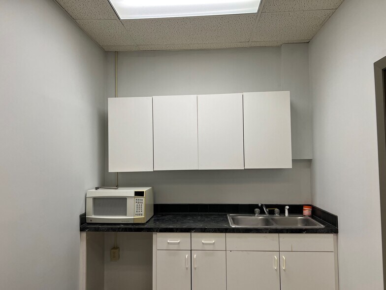 More Photos Of 102 Wolcott Rd, Wolcott Office For Lease