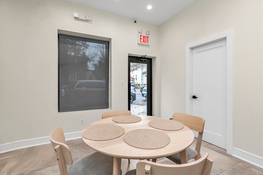 More Photos Of 1527 149th St, Whitestone Office For Lease