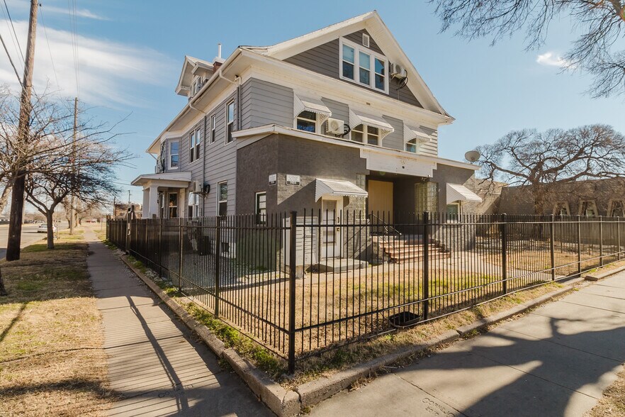 Primary Photo Of 638 N Broadway Ave, Wichita Multifamily For Sale