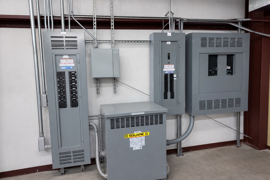 More Photos Of 1302 Jackson St, Fort Smith Industrial For Lease