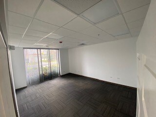 More Photos Of 3850 Clearview Ct, Gurnee Warehouse For Lease