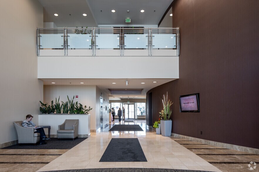 More Photos Of 9780 S Meridian Blvd, Englewood Office For Lease