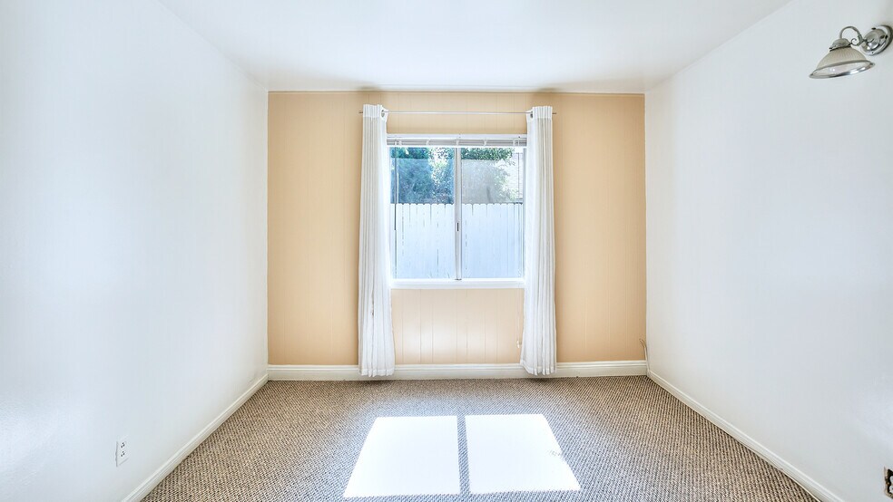 More Photos Of 202 N Florence St, Burbank Multifamily For Sale