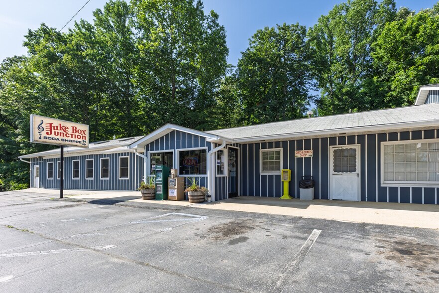 Primary Photo Of 6306 Pigeon Rd, Canton Restaurant For Sale
