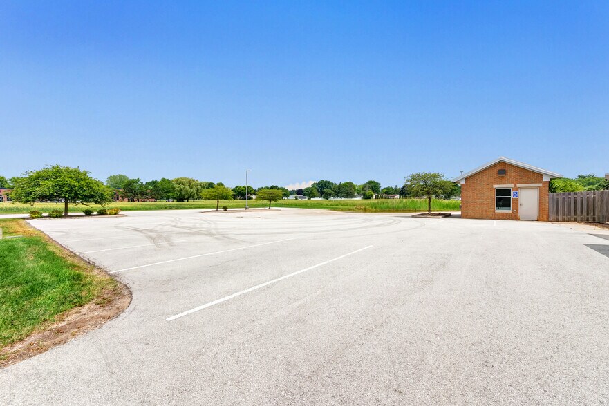 More Photos Of 2141 Lime Kiln Rd, Green Bay Medical For Sale