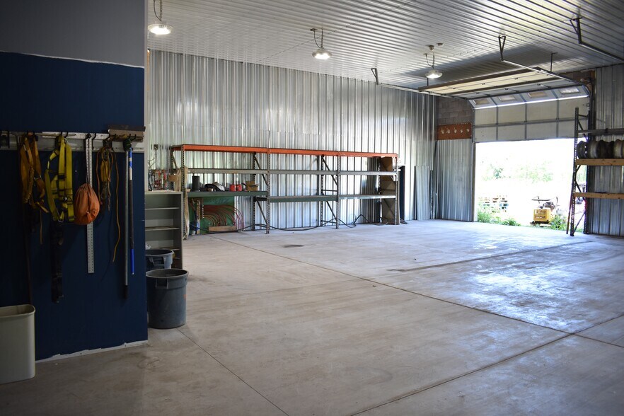 More Photos Of 135 Howard Rd, Fulton Industrial For Sale