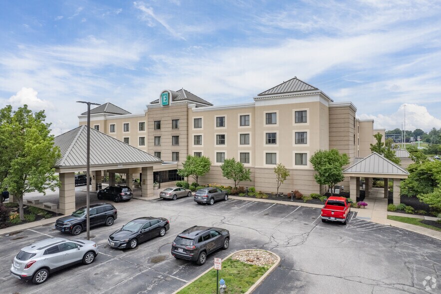 Primary Photo Of 3775 Park East Dr, Beachwood Hotel For Sale