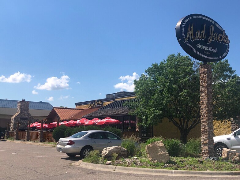 More Photos Of 8078 Brooklyn Blvd, Brooklyn Park Restaurant For Sale