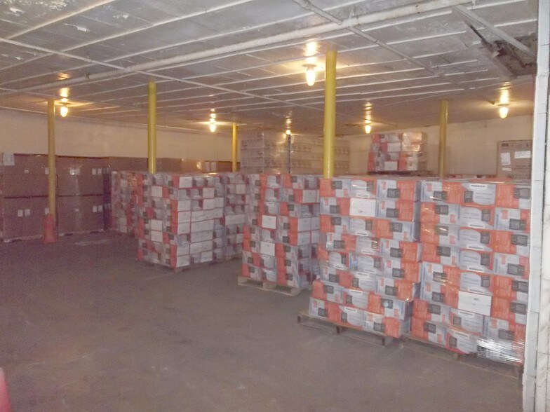 More Photos Of 100 N Hwy 59, Marshall Distribution For Lease