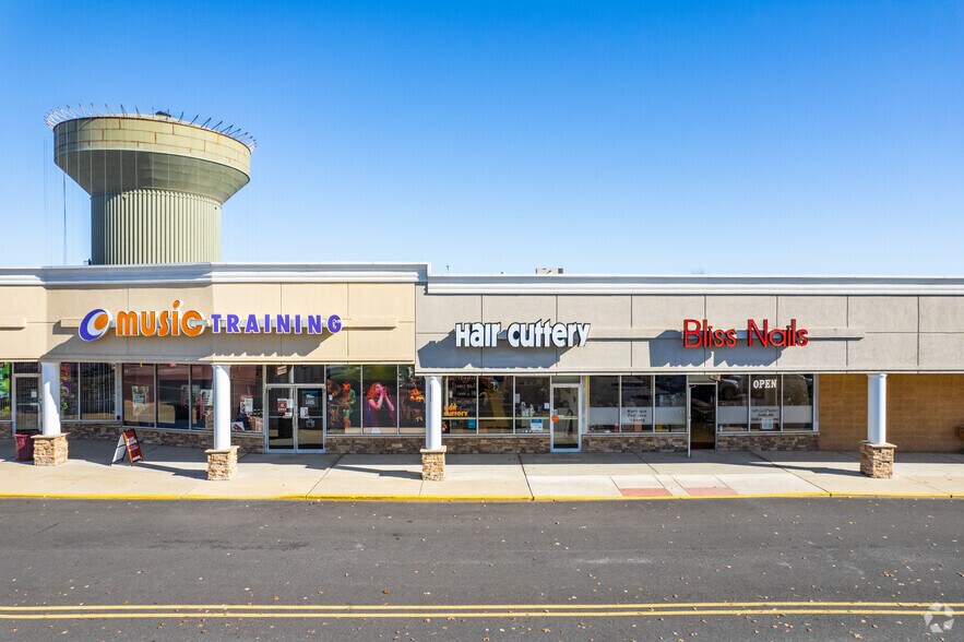 More Photos Of 2-34 Airport Sq, North Wales Unknown For Lease