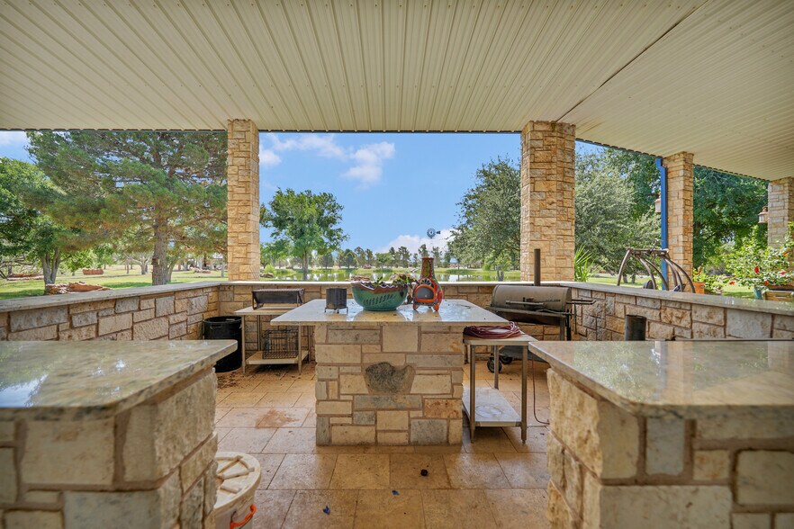 More Photos Of 2828 Interstate 20, Midland Flex For Sale