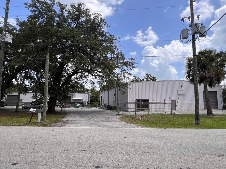 More Photos Of 360 Old Sanford Oviedo Rd, Winter Springs Manufacturing For Lease