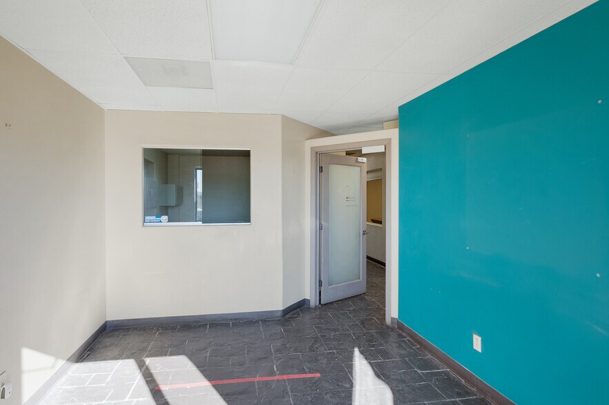 More Photos Of 3200 W Diamond St, Tucson Warehouse For Lease