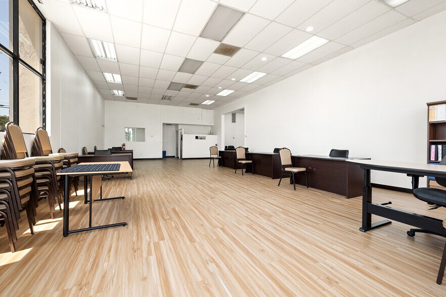 More Photos Of 4973-4975 N Huntington Dr, Los Angeles Storefront Retail Residential For Lease