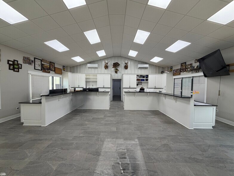 More Photos Of 40 W State Highway 92, Newton Refrigeration Cold Storage For Sale