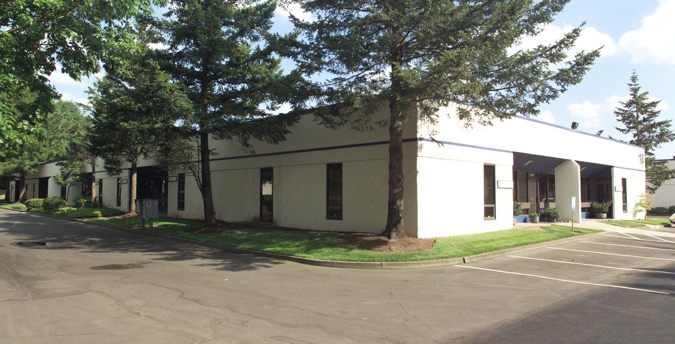 More Photos Of 7920-8020 SW Cirrus Dr, Beaverton Light Manufacturing For Lease
