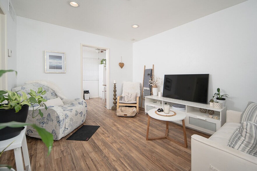 More Photos Of 3517 E Montecito Ave, Phoenix Apartments For Sale