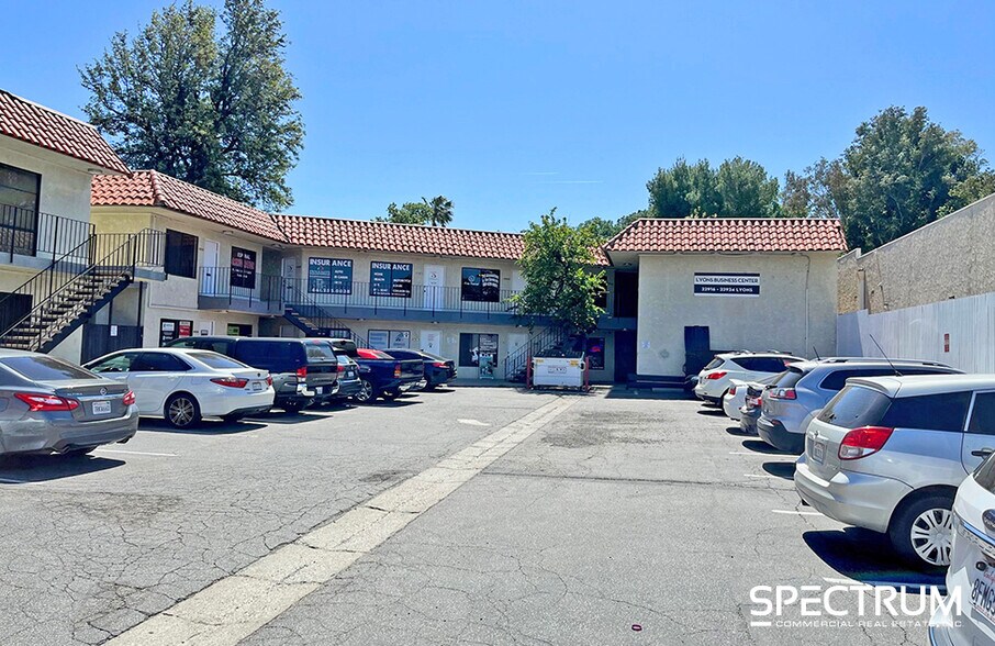 More Photos Of 22916 Lyons Ave, Santa Clarita Storefront Retail Office For Lease