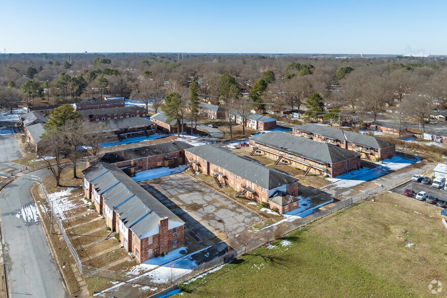 More Photos Of 1717 Crimson Cir, Memphis Apartments For Sale