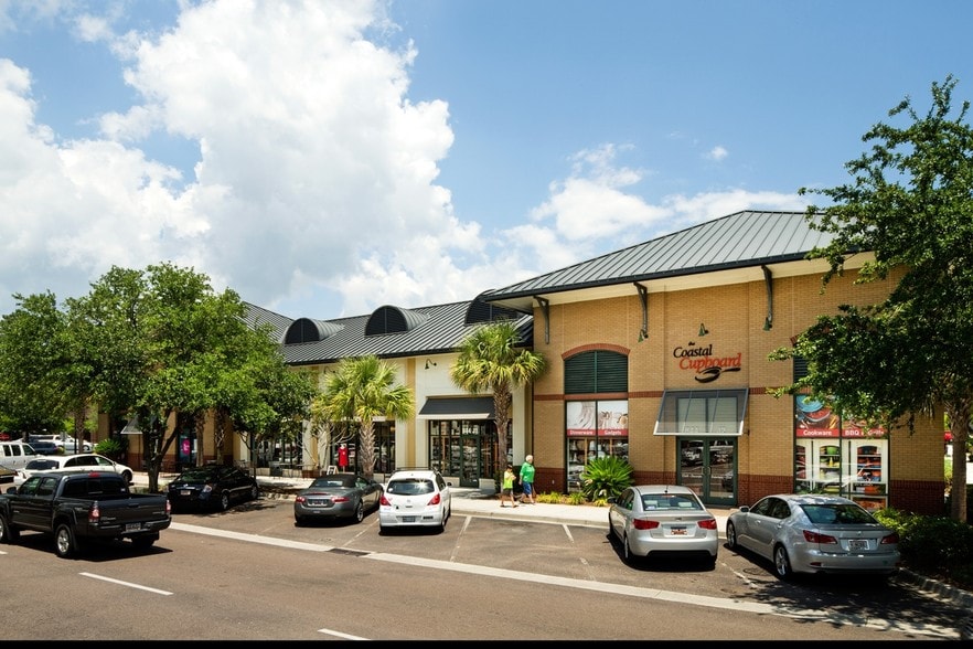 More Photos Of 600 Long Point Rd, Mount Pleasant Unknown For Lease